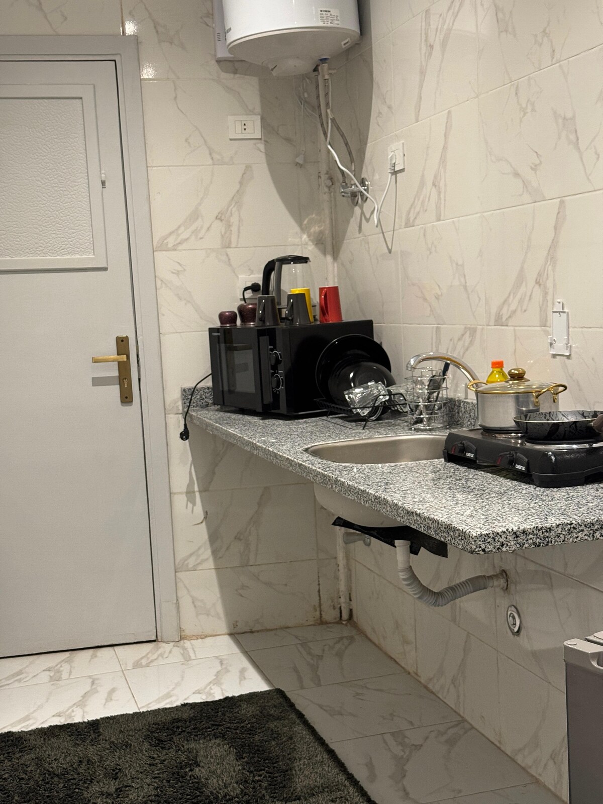 Kitchenette — appliances and storage
